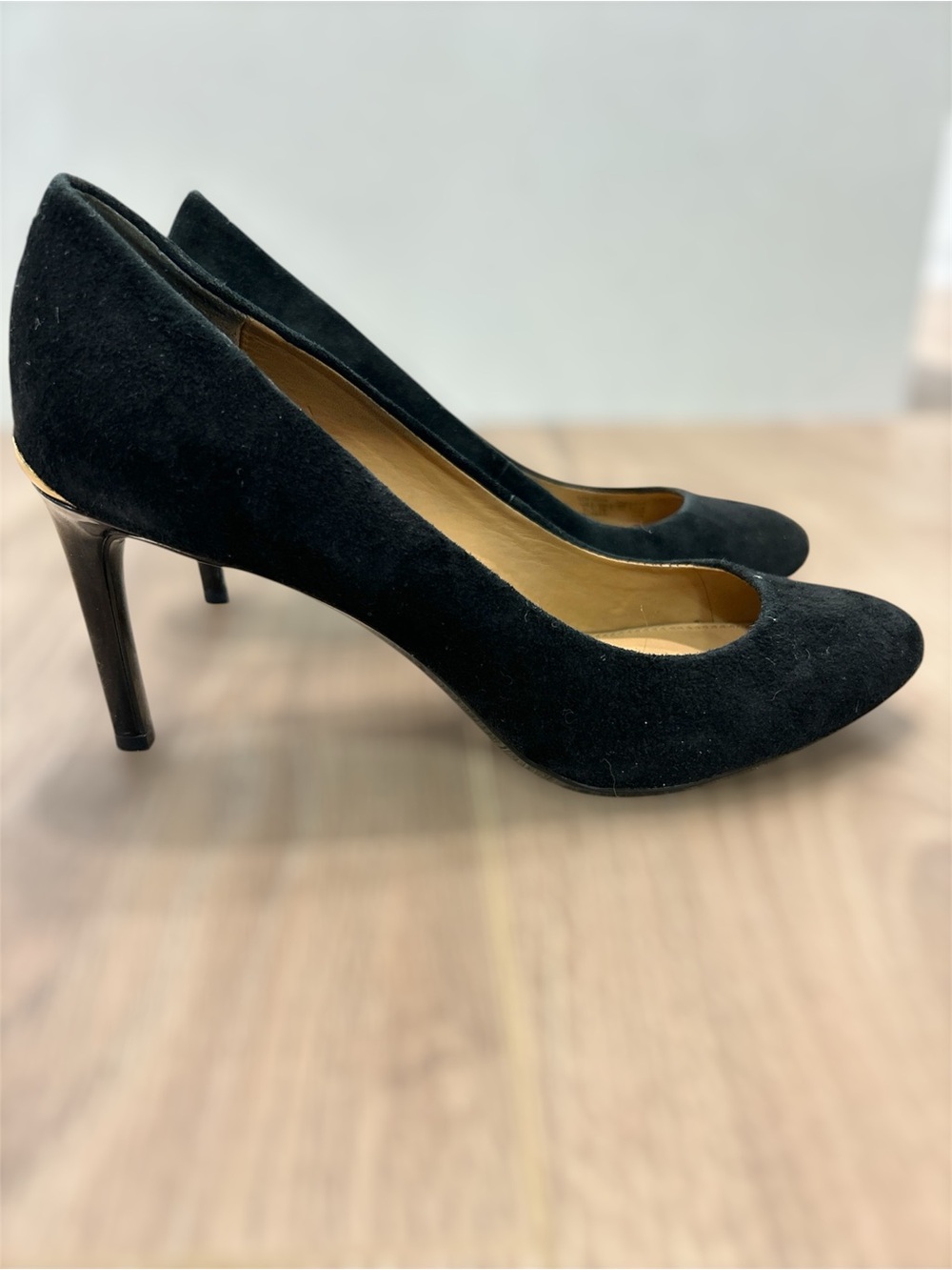 90’s style Calvin Klein Black Suede Pumps Gold Logo Heels Size 6 Classic